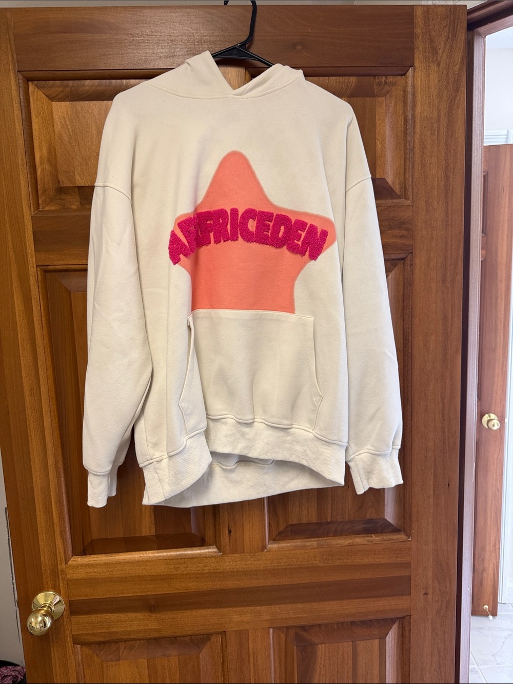Aelfric Eden Cream Sweatshirt with Peach Star and Pink Logo